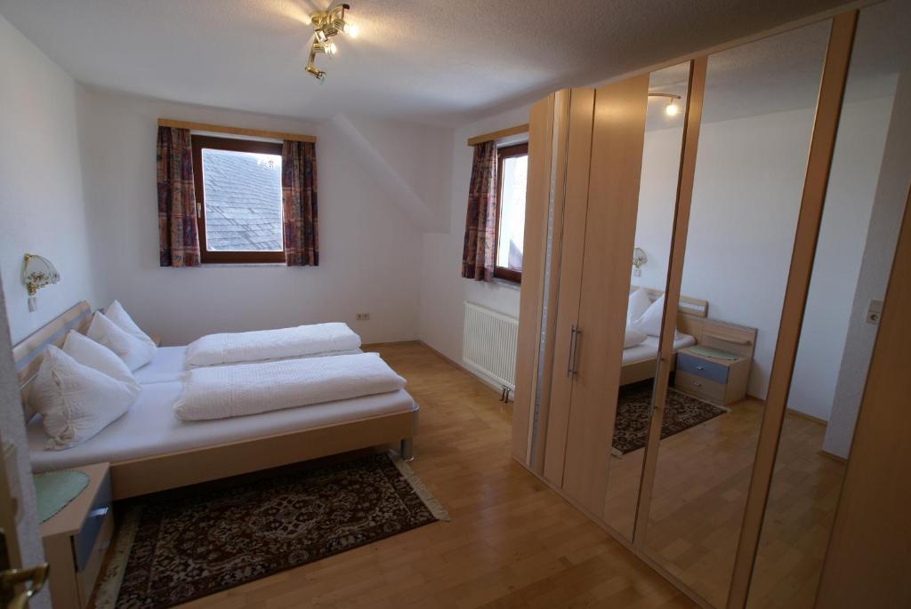 Appartement Zur Post Ferlach Oda fotoğraf