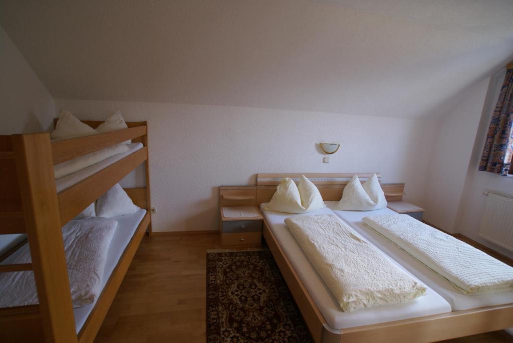 Appartement Zur Post Ferlach Oda fotoğraf